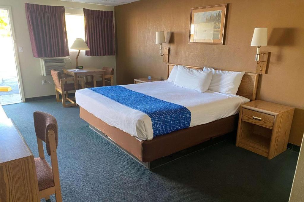 Travelodge By Wyndham Powell Extérieur photo