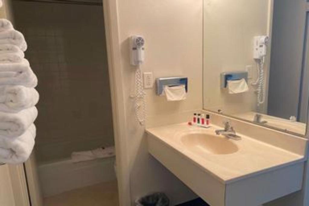 Travelodge By Wyndham Powell Extérieur photo